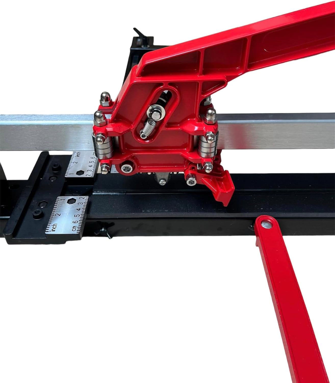 Carrelette coupe-carrelage 80 cm rangée à la verticale