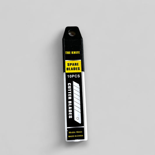 Pack de 10 lames de recharge pour cutter 18 mm ultra-tranchantes dans un boîtier transparent